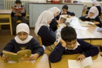 Ajak anak berpuasa di musim panas di Inggris