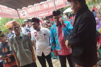 Cawagub Sutono Diarak Tokoh Adat Pesawaran
