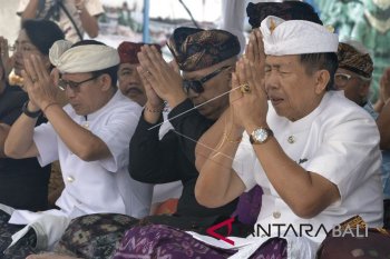 Upacara "pasupati" patung GWK