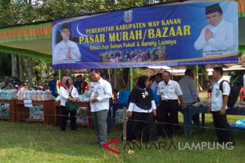 Pemkab Waykanan gelar pasar murah