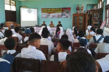Satgas Yonif 121/MK gelar penyuluhan narkoba-HIV/AIDS