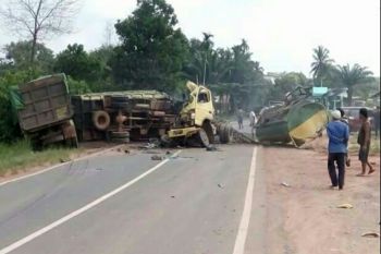 Tabrakan beruntun tiga truk di Kotim renggut nyawa dua sopir