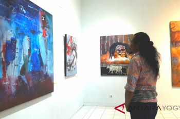 Belasan perupa melukiskan perenungan pencarian jati diri