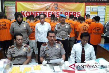 Polisi tangkap empat pengedar "pil yarindu"