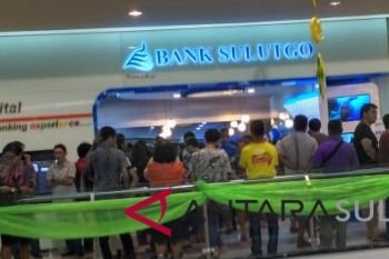Bank SulutGo buka layanan nasabah hingga malam