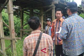 Pemkab Barut segera perbaiki jalan dan jembatan