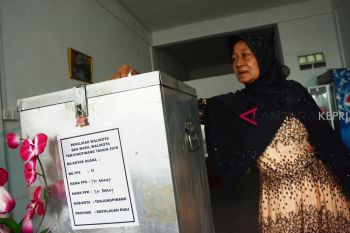 Warga Tanjungpinang Barat mulai berdatangan ke TPS