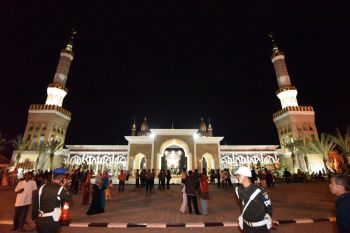 Warga Indramayu kini punya Gedung Islamic Center Megah