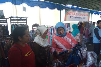 Phapros siapkan 1.800 paket sembako murah