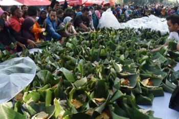 Festival Pecel Pincuk di Madiun