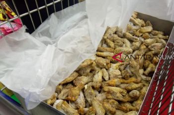 BBPOM Palembang temukan sayap ayam dan kentang tanpa izin edar
