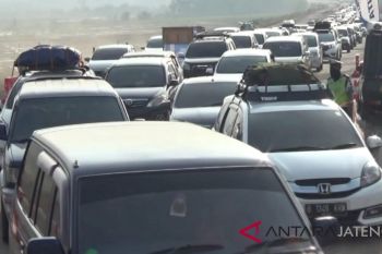 Arus lalu lintas Pantura Batang padat merayap