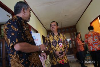 Ada ASN Mentawai masih bolos hari pertama kerja