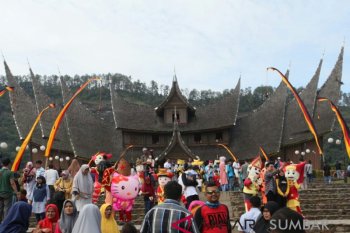 Penjualan karcis Istano  Pagaruyuang capai  Rp1,5 Miliar