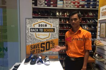 Payless beri diskon sepatu sekolah hingga 50 persen