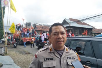 Kapolres Minahasa pantau pelaksanaan kampanye umum di Langowan