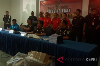 Empat JPU hadapi tujuh kuasa hukum tersangka sabu