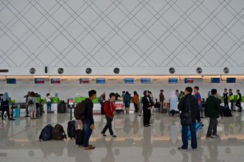 Ganjar: Jangan ada monopoli taksi di Bandara A. Yani