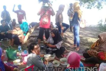 Tradisi "Lebaran Ketupat", warga padati objek wisata