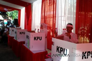 Pasangan Deddy-Dedi kuasai raihan suara Karawang