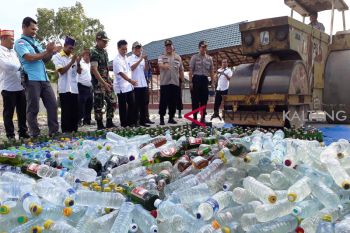 Polres Kotim musnahkan ribuan botol minuman keras