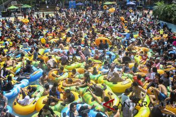 Wisata air padat pengunjung