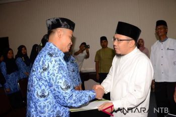 Bupati Lombok Utara lantik 28 CPNS Dinkes