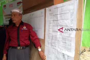 Sekda pantau penghitungan suara tingkat kecamatan