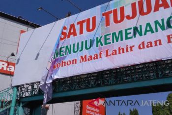 Sejumlah tim paslon bupati ikut turunkan APK