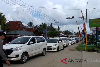 Arus lalu lintas Lima Puluh Kota padat merayap