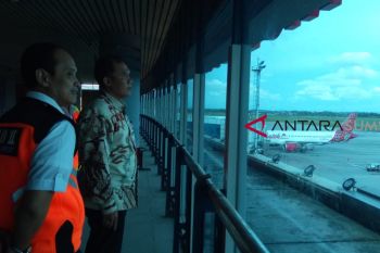 Pemerintah diminta kembangkan Bandara SMB II