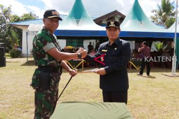 Karya bakti Kodim Buntok fungsionalkan jalan desa di Bartim