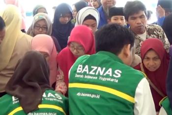 Baznas Sleman memberi bantuan masyarakat