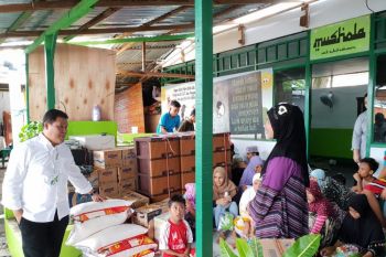 BPJS-TK Manado berbagi dengan anak yatim