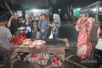 Dinas  Pertanian Kudus temukan daging berkadar air tinggi
