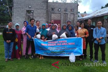 Peserta Diklatpim IV dan Bank Sulteng Parigi berbagi kasih bersama kaum dhuafa