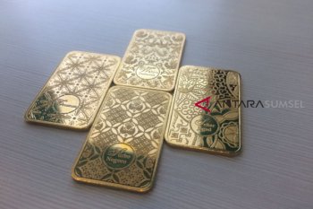 Hari ketiga berturut-turut harga emas turun tertekan dolar AS yang lebih kuat