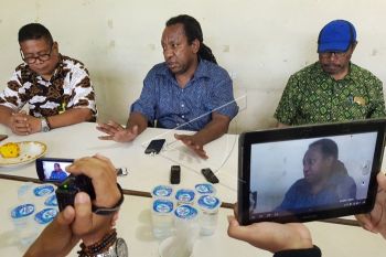 Tersangka candaan bom ganti pengacara