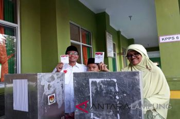 Cawagub Jajuli nyoblos di Gedongair Bandarlampung