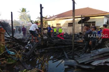 Heboh, rumah di Jalan Pantung hangus terbakar