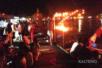 Warga Mendawai Kobar hidupkan kembali tradisi 'Kriang Kriut'