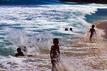 Wisata pantai tempat favorit liburan warga Biak