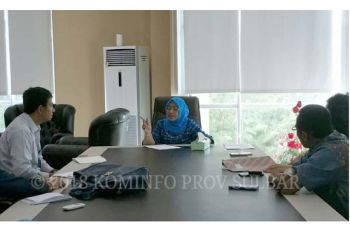 Kupon pasar murah dibagikan pada masyarakat tidak mampu