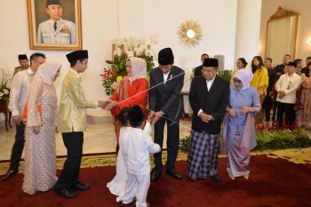 Presiden bersilaturahmi dengan pejabat dan masyarakat