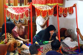Anggota DPR hadiri pemakaman Raja Gowa