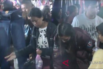 Masyarakat Pasaman Barat "buru" pasar malam dadakan