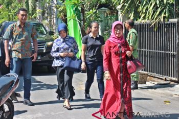Keluarga Presiden Jokowi mencoblos di TPS Tirtoyoso Solo