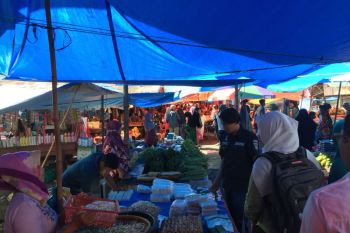 Jalan putus belum mempengaruhi harga pangan di Padang