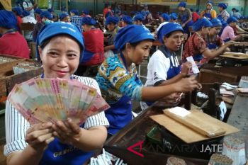 Perusahaan diminta laporan pembayaran THR sebelum Lebaran