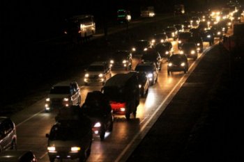 Arus kendaraan Tol Japek padat diberbagai titik pada H-4 Natal